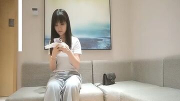 高价约外围清纯乖乖女，胸大乖巧