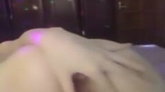 Partyonthebed~古典美眉在床上自己开趴~邀请干爹线上观赏自慰大秀~