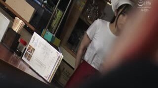 NHDTB-90401接客中に顔を紅潮させながら感じまくるバイト娘15ラーメン屋の巨乳娘